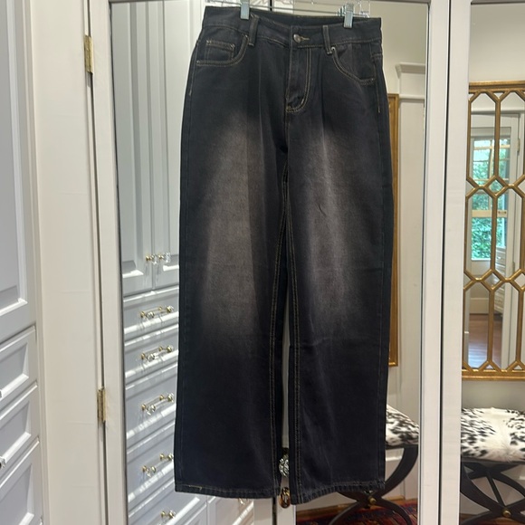 Trendy jeans - Picture 1 of 3